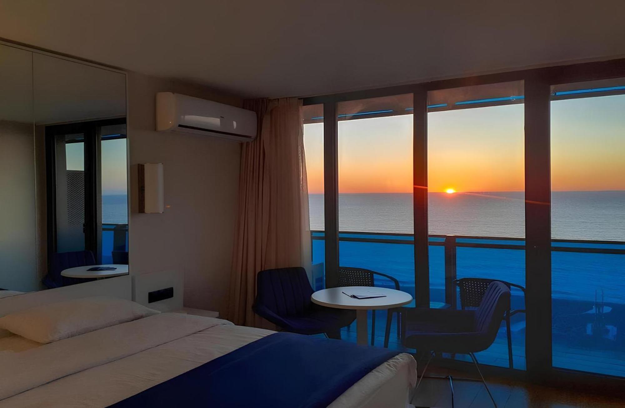 Orbi Balcony With Sea View 公寓 巴统