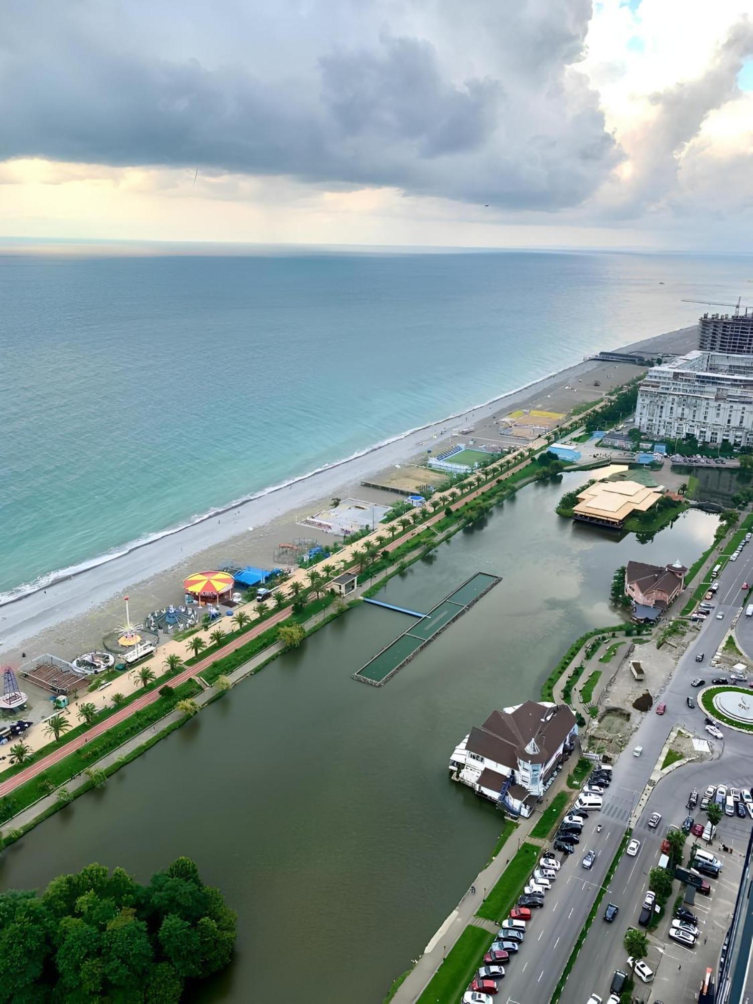 Orbi Balcony With Sea View * 巴统