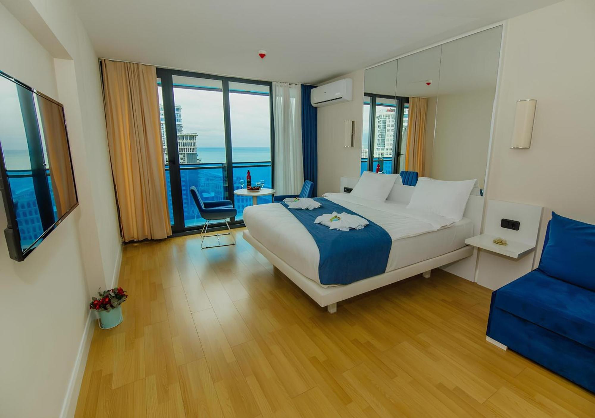 Orbi Balcony With Sea View * 巴统
